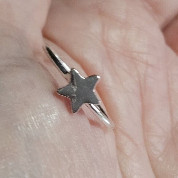 Unbranded Jewelry - **Sale** Silver Tone Dainty Star Pinky Ring 3.25